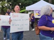 Protestan empleados de compañía que da mantenimiento de las escuelas