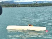 Rescatan hombre al que se el volteó el Kayak en costa de Salinas