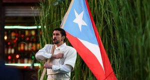 Bad Bunny renueva contrato editorial con Rimas Publishing