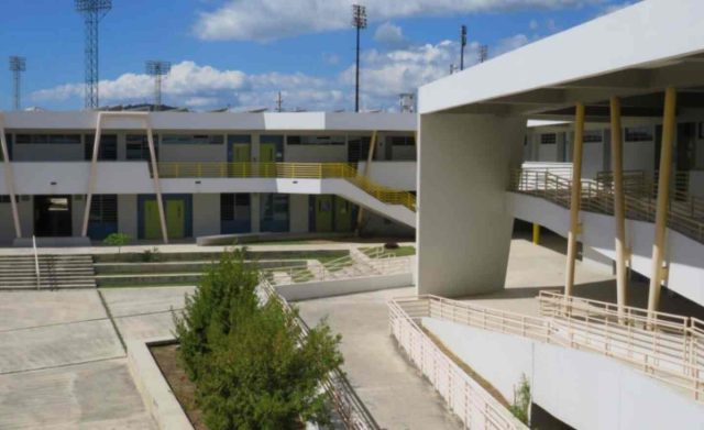 escuela vocacional Bernardino Cordero Bernard