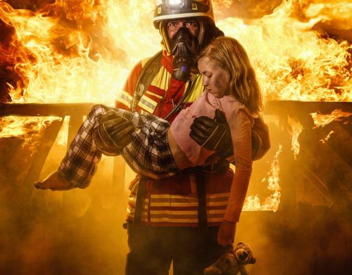 Bomberos hacen llamado a prevenir quemaduras en los niños