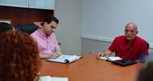 Comisionado Residente visita Alcalde de Adjuntas