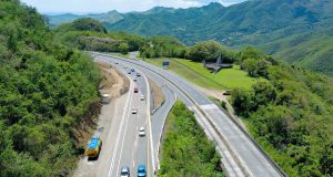 Reabren dos carriles en el área del Monumento al Jíbaro