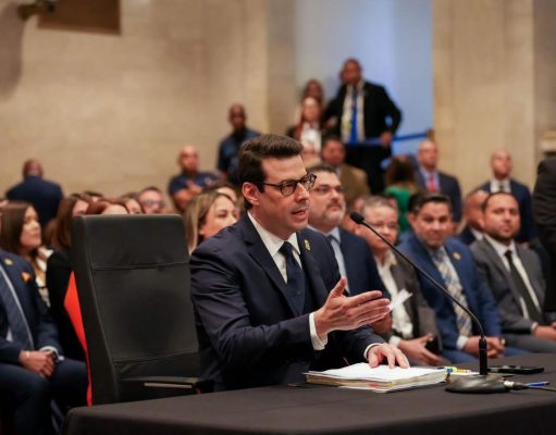 Presidente del Senado cuestiona falta de claridad en venta de Politank