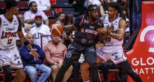 Atléticos derrotan a los Leones en el Pachín