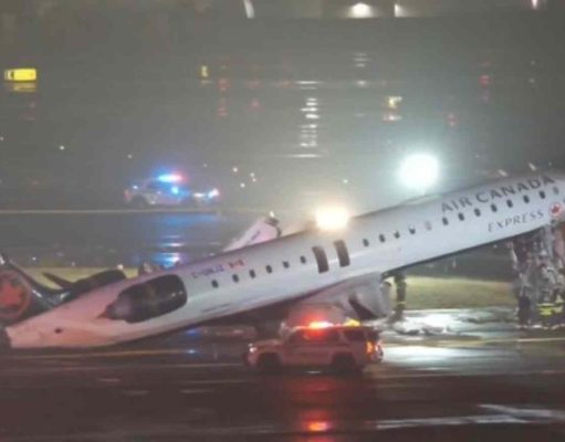 Mueren pilotos tras colisión de avión de Air Canada con vehículo de emergencia en Nueva York