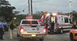 Conductor presuntamente ebrio provoca accidente grave que deja un motociclista herido en Lajas