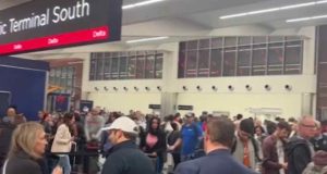 Agentes de la TSA recibirían pagos tras semanas sin salario por crisis en aeropuertos