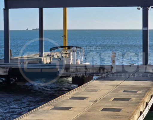 Muere fémina al virarse una lancha cerca de Caja de Muertos