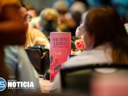 Gobernadora reconoce a 350 mujeres líderes de residenciales públicos