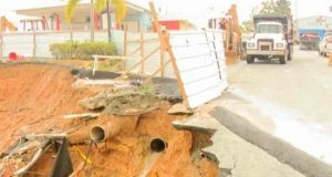 Socavón en Bayamón deja sin agua a miles de residentes en Rexville