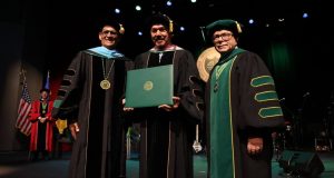Bobby Valentín recibe Doctor Honoris Causa en Música
