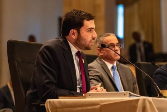 Justicia envía al PFEI caso contra exsecretario del DDEC por supuestos delitos