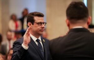 Senado aprueba resolución para investigar querella contra Domenech