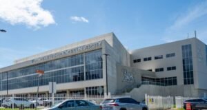 Ponce Health Sciences y AARP firman acuerdo para promover envejecimiento saludable