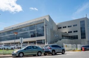 Ponce Health Sciences y AARP firman acuerdo para promover envejecimiento saludable