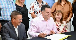 Mayagüez aprueba y firma nuevo Código de Orden Público con respaldo unánime