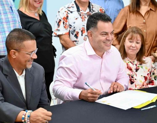 Mayagüez aprueba y firma nuevo Código de Orden Público con respaldo unánime