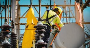 LUMA reporta más de 99% de clientes con servicio y anuncia mejoras en la red eléctrica