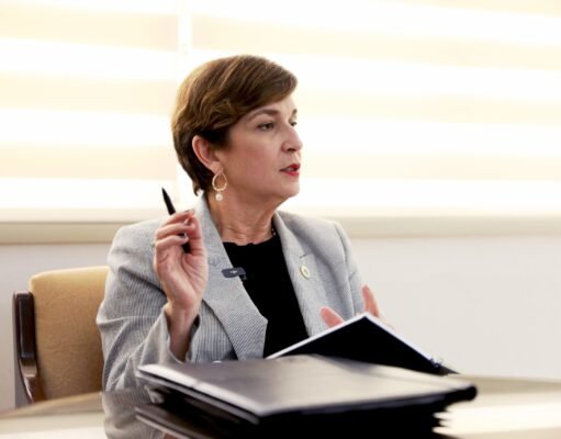 Insiste en que no va a renunciar