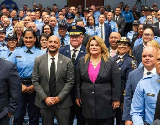 Ascienden a 314 miembros de la Policía en ceremonia encabezada por la gobernadora en Ponce