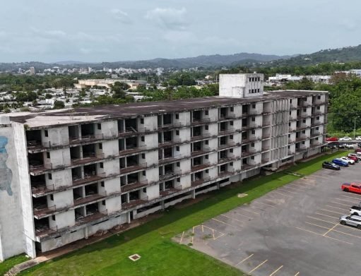 Mayagüez firma contrato a largo plazo de su centro médico