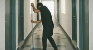 Denuncian falta de limpieza en escuelas públicas que afecta a miles de estudiantes