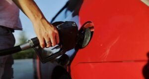 Precios del combustible mantienen tendencia al alza