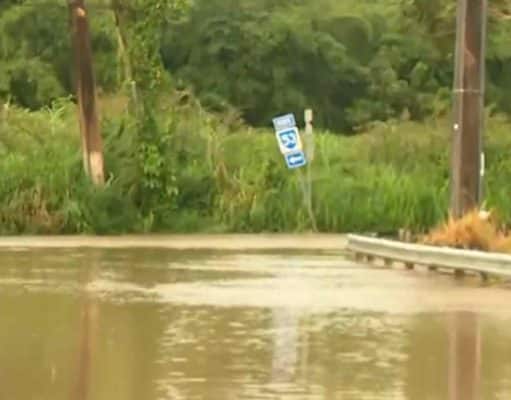 Fuertes lluvias dejan carreteras intransitables en Naguabo