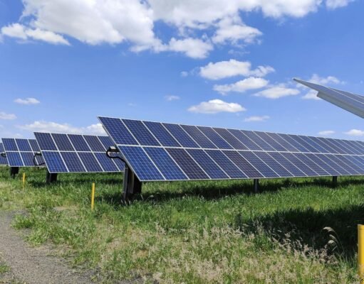 Negociado de Energía aprueba expansión de proyectos solares y sistemas de almacenamiento