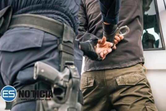 Causa para arrestar a empleado de banco que se apropió de dinero de la cuenta de un adulto mayor