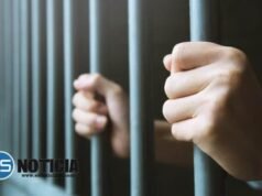 Arrestan a joven y ocupan arma automática y drogas tras intervención en residencial de Cayey