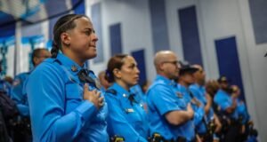Anuncian aumento salarial para la Policía