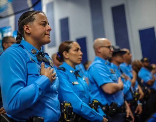 Anuncian aumento salarial para la Policía