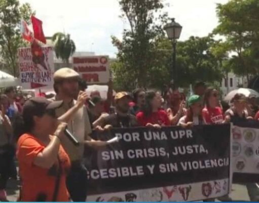 Exigen renuncia de presidenta de la UPR frente a La Fortaleza