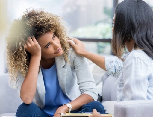 Aprueban medida para que enfermeros de práctica avanzada puedan recetar medicamentos