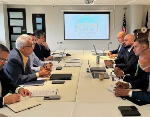 Alcaldes PPD y PNP en la misma mesa para reclamar fondos