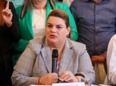 Gobernadora convierte en ley medidas que protegen fondos de retiro de policías