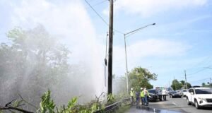 Rotura de tubería en la avenida Kennedy deja sin agua a miles de abonados