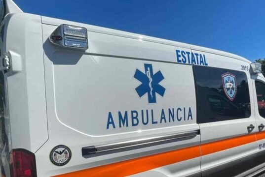 Hombre llega apuñalado al hospital en Coamo