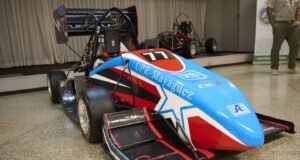 Estudiantes de ingeniería del RUM hacen historia al llevar a ‘Como Coco’ a competencia Formula SAE