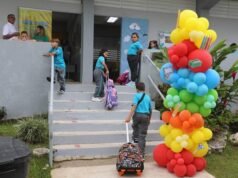 Nuevo sistema de ponche estudiantil genera críticas y dudas en escuelas públicas