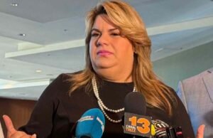 Gobernadora firma ley hipotecaria y veta medida sobre seguro obligatorio