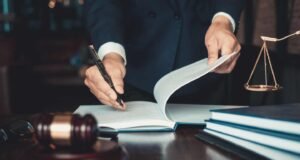 Acusan pareja por compras fraudulentas de 20 mil dólares con tarjetas hurtadas