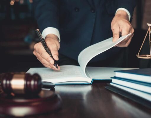 Acusan pareja por compras fraudulentas de 20 mil dólares con tarjetas hurtadas