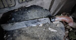 Agreden con bate y machete a un hombre