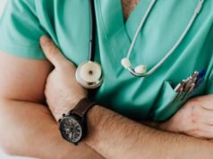 MMM y el MSO anuncian programa de alivio económico para futuros médicos
