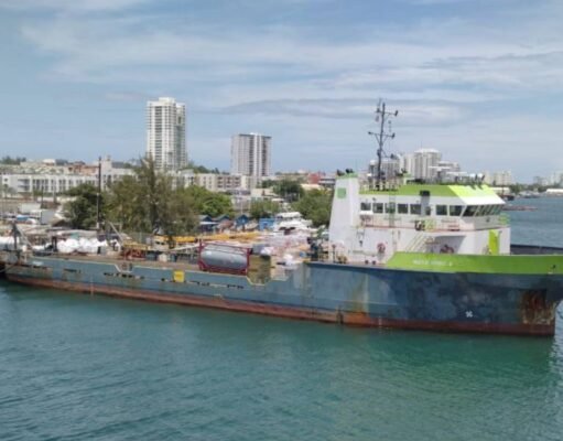 Guardia Costera prohíbe atraco a dos embarcaciones por obstruir paso de cruceros