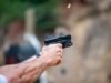 Hombre resulta herido de bala y detienen sospechoso