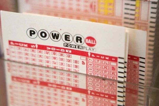 Gana $200 mil en Powerball con boleto vendido en San Juan
